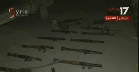 Chùm ảnh: Phiến quân hạ vũ khí đầu hàng quân đội Syria ở Dumayr