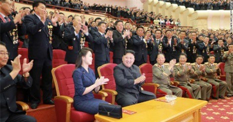 Triều Tiên lần đầu sử dụng cụm từ "Đệ nhất phu nhân Ri Sol-ju tôn kính"