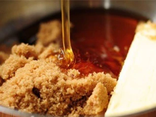 6 công thức tẩy tế bào chết toàn thân cho da trắng mịn