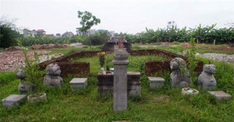 Bí ẩn lăng mộ đá cổ khổng lồ chơ vơ giữa cánh đồng Hà Nội