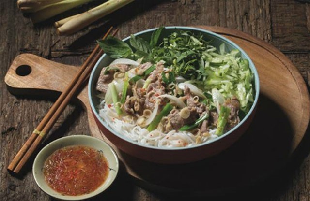 Học cách làm món bún bò xào ngon như người Nam Bộ