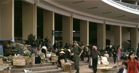 Nh&#x1EEF;ng b&#x1EE9;c &#x1EA3;nh c&#x1EF1;c &quot;&#x111;&#x1ED9;c&quot; v&#x1EC1; ch&#x1EE3; &#x110;&#xE0; L&#x1EA1;t x&#x1B0;a