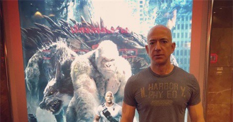 Những khoảnh khắc siêu giản dị của các tỷ phú giàu nhất thế giới