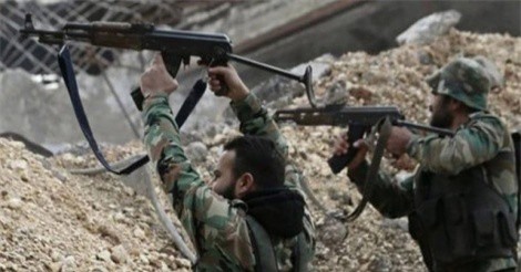 Quân đội Syria càn quét phiến quân trên bộ, Nga yểm trợ trên không