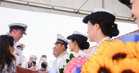 Tàu Hải quân Hoàng Gia Australia thăm TP Hồ Chí Minh 