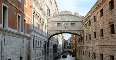 Cầu thở dài và cuộc vượt ngục của 'vua sát gái' thành Venice
