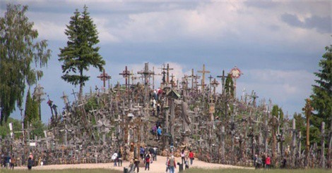 Lịch sử thăng trầm của ngọn đồi thánh giá