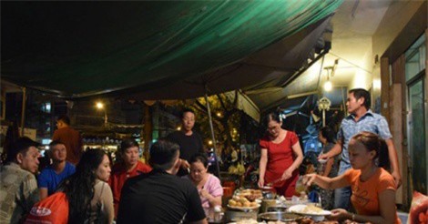 Ba quán ăn tối lâu đời, đông khách ở Sài Gòn