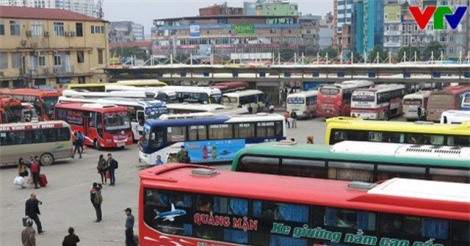 Cảnh báo tình trạng "chặt chém" khi mua vé xe dịp nghỉ lễ 30/4-1/5 ở Hà Nội