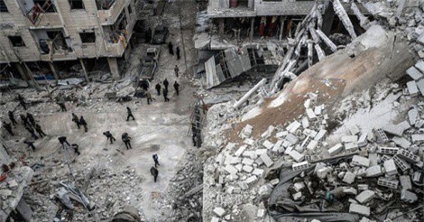 Chiến sự Syria: Bị dội "mưa" hỏa lực, phiến quân bỏ vũ khí chạy khỏi Damascus