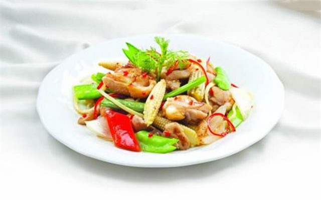 Công thức làm món gà xào chua ngọt ngon hơn đầu bếp nhà hàng năm sao