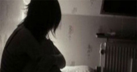 Thiếu nữ 15 tuổi bị bạn nhậu của anh trai hiếp dâm