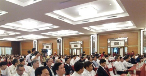 Agribank Thanh Hóa đón cờ thi đua của Chính phủ