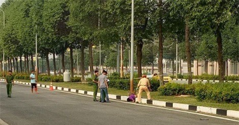 Bình Dương: Phát hiện thanh niên chết bất thường bên trụ điện