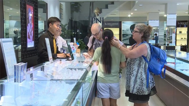 PNJ sắp kinh doanh thêm đồng hồ, kính mát