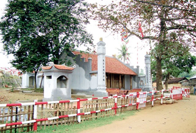 Tới Thanh Hóa nghe huyền tích nàng Bình Khương đập đầu vào đá kêu oan