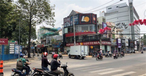 Dàn cảnh va chạm giao thông, trộm tiền của người vừa rút ở ngân hàng