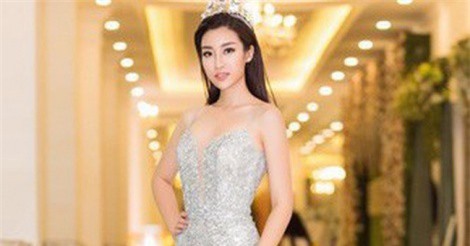 Hoa hậu Đỗ Mỹ Linh lần đầu diện váy xẻ sâu táo bạo