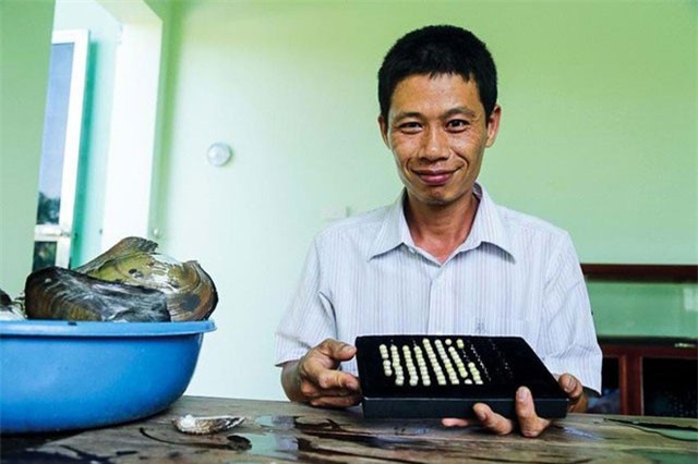 Nghề lạ: Nuôi ngọc trai nước ngọt, kiếm 3,5 tỉ đồng/năm