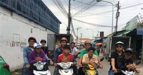 3 cha con rủ nhau đi cướp xe máy