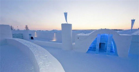 Bí ẩn lâu đài khổng lồ cứ xây lại biến mất suốt 20 năm ở Phần Lan