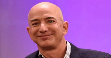 Jeff Bezos gửi email 1 ký tự khiến cấp dưới phát hoảng