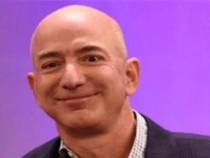 Jeff Bezos gửi email 1 ký tự khiến cấp dưới phát hoảng
