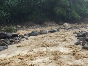 DỰ BÁO THỜI TIẾT (26/4): Bắc Bộ mưa lớn, đề phòng lũ và sạt lở đất