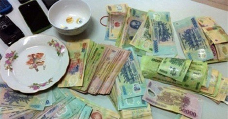 Khởi tố Phó Trưởng công an xã nhận hối lộ khi bắt sới bạc ở Đăk Lăk