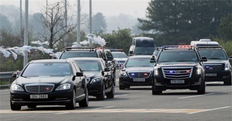 Ấn tượng dàn xe ngoại hộ tống TT Hàn Quốc tới Bàn Môn Điếm
