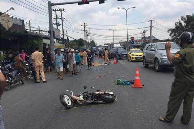 TIN HOT NGÀY 27/4: Xe tải cán chết nữ sinh ở Bình Dương, TP.HCM miễn phí 7 tuyến xe buýt phục vụ lễ 30/4