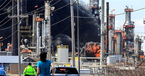 Nổ nhà máy lọc dầu tại Mỹ, ít nhất 11 người bị thương