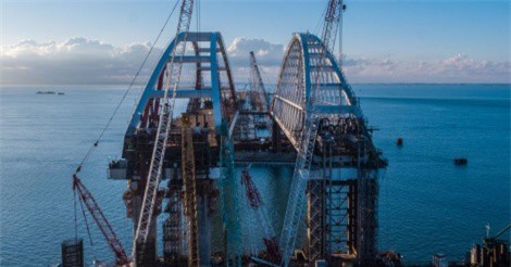 Ukraine đòi Nga trao cầu Crimea cho "tập đoàn quốc tế đặc biệt"