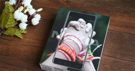 Clip: Mở hộp Nokia 6 2018 giá 5,99 triệu đồng tại Việt Nam
