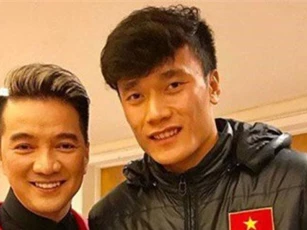 Đàm Vĩnh Hưng làm thơ "đá đểu" anti fan, động viên Bùi Tiến Dũng