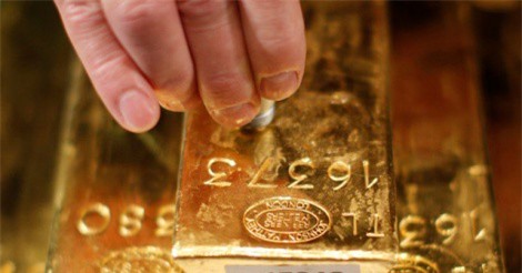 GIÁ VÀNG NGÀY 30/4: Bắt đầu tăng, nghe ngóng mua vào