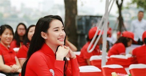 Nhã Phương vẫn xinh đẹp rạng ngời sau nhiều sóng gió tình cảm