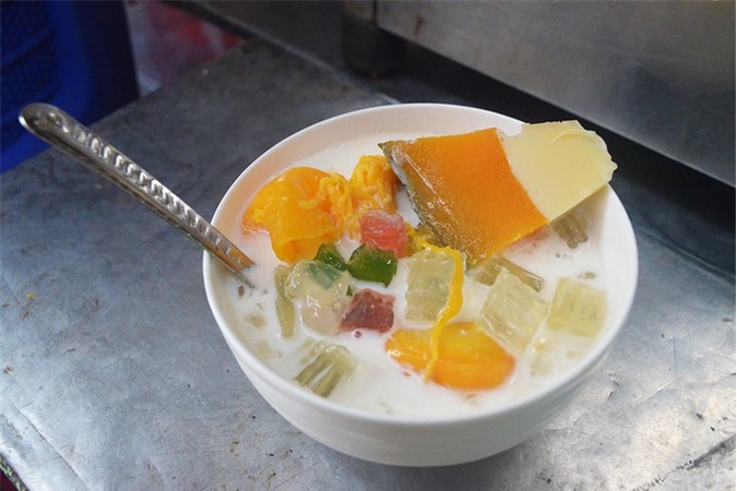 5 quán chè luôn đắt khách bất kể nắng mưa ở Sài Gòn