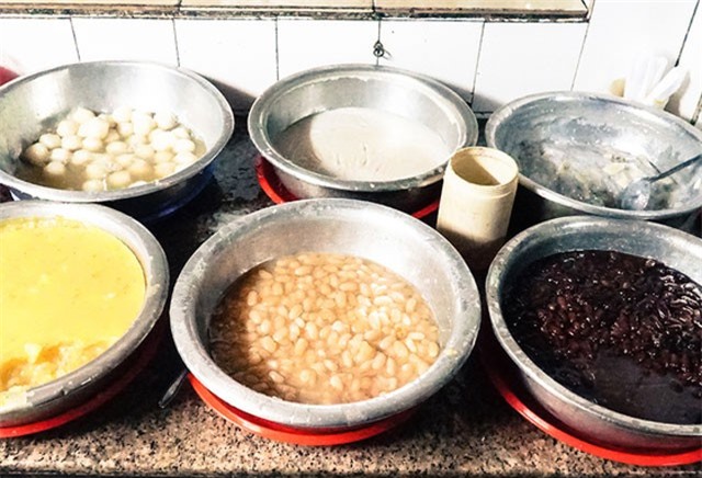 Quán 'chè dân đen' lâu năm nhất ở Huế