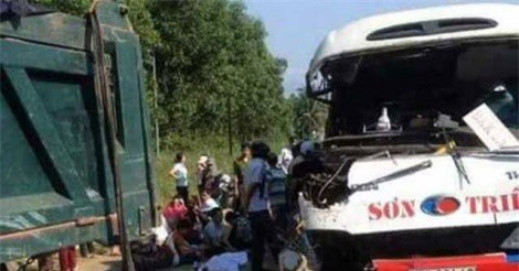 Xe khách vượt ẩu gây tai nạn khiến 2 trẻ em tử vong, tóm gọn nhóm thanh niên đua xe ở Cần Thơ