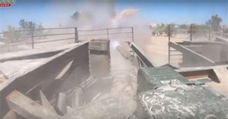 Xe tăng Syria đánh IS dữ dội ở Nam Damascus