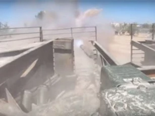Xe tăng Syria đánh IS dữ dội ở Nam Damascus