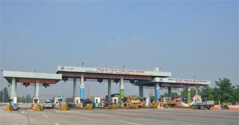 Bị truy đuổi, băng trộm bỏ lại 2,8 tỷ đồng