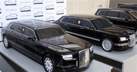 Clip: Xe đầu kéo chở quái thú 'Cortege' Limousine của ông Putin