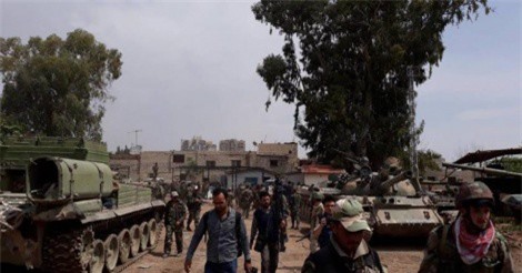 Ngày tệ hại với IS khi quân đội Syria đánh mạnh ở Hajar Al-Aswad