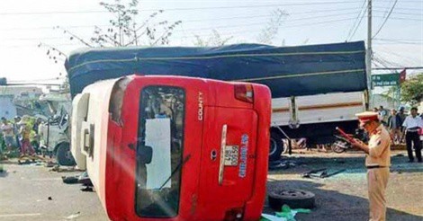 Lâm Đồng: Tai nạn kinh hoàng giữa xe tải và xe khách khiến 10 người thương vong