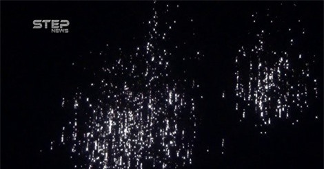 Clip: Không quân Nga hất tung kho vũ khí IS ở Bắc Hama