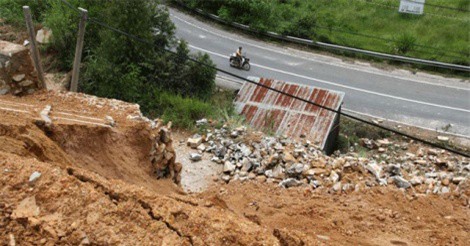 DỰ BÁO THỜI TIẾT (3/5): Bắc Bộ mưa dông, đề phòng sạt lở đất