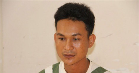 Tạm giữ kẻ cuồng ghen đâm chết vợ