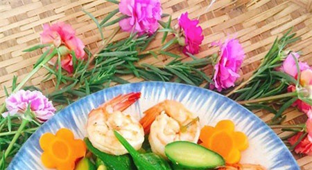 Cuối tuần thanh đạm với bí non xào tôm